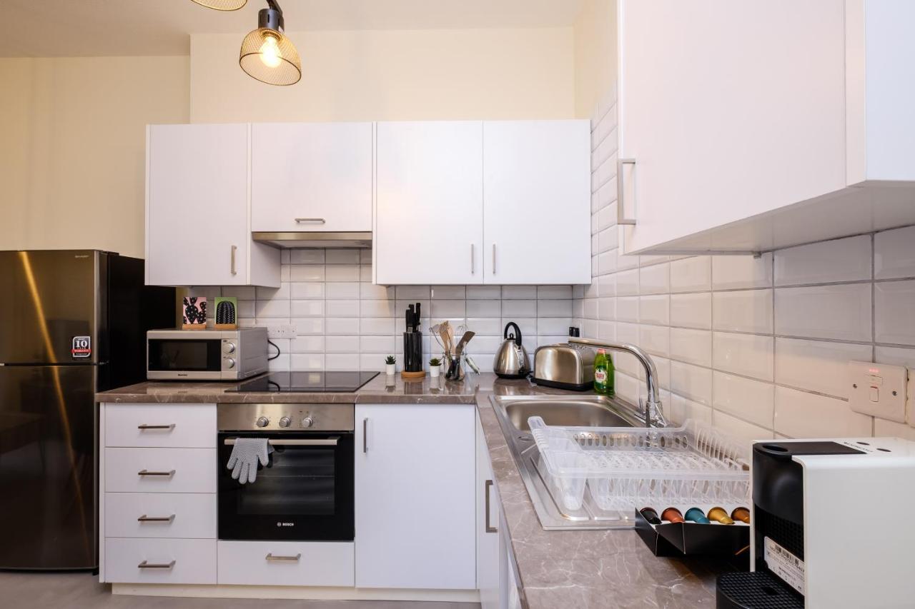 לרנקה The Joy - Centre One Bedroom Flat מראה חיצוני תמונה
